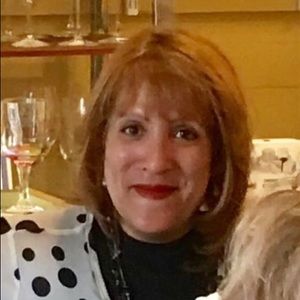 Meet your Posher, Mia